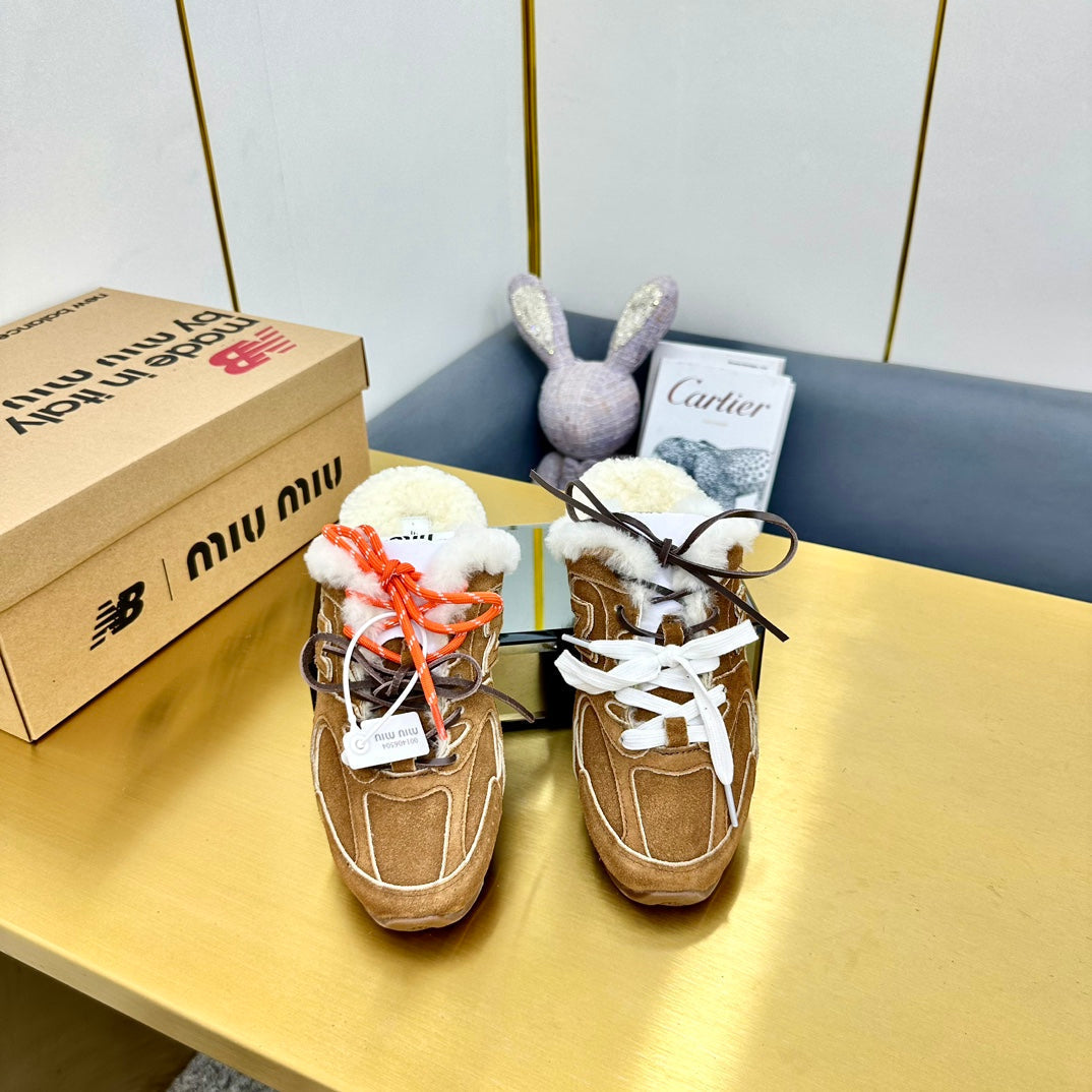 MIUxNEW 530 SNEAKER MULES IN BROWN BLEACHED SUEDE SHEARLING - 35