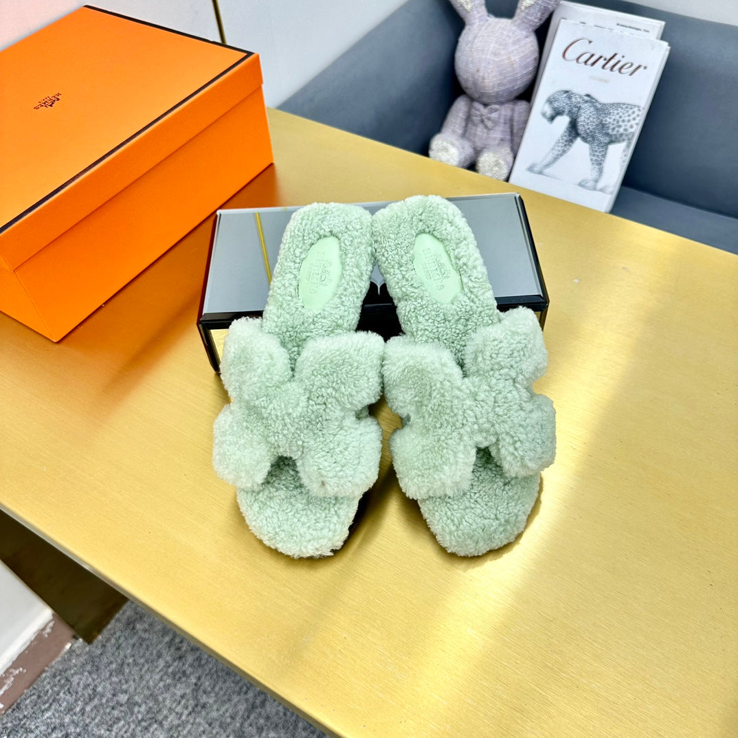 0RAN SHEARLING SANDALS PASTEL GREEN - 35