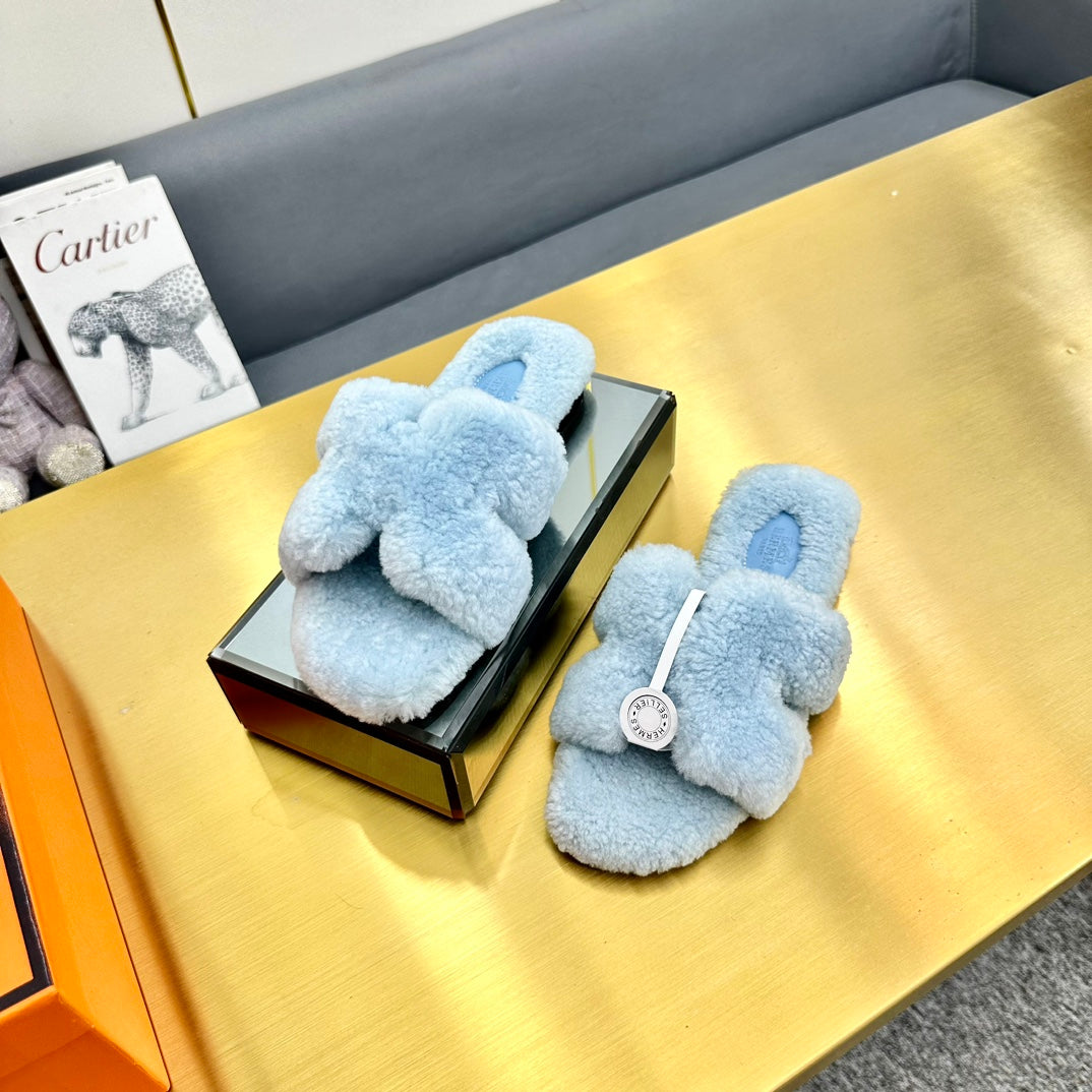 0RAN SHEARLING SANDALS POWDER BLUE - 35