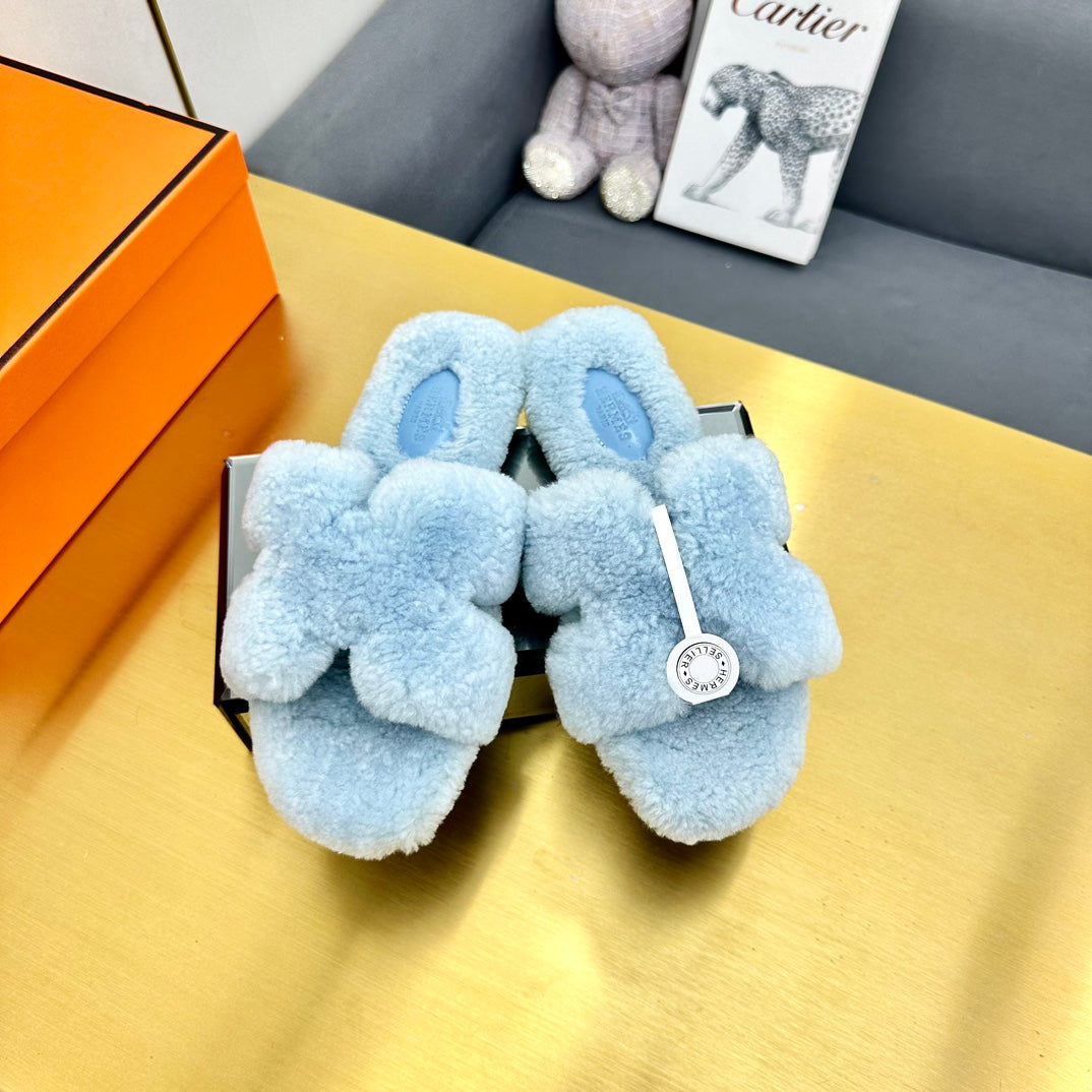 0RAN SHEARLING SANDALS POWDER BLUE - 35