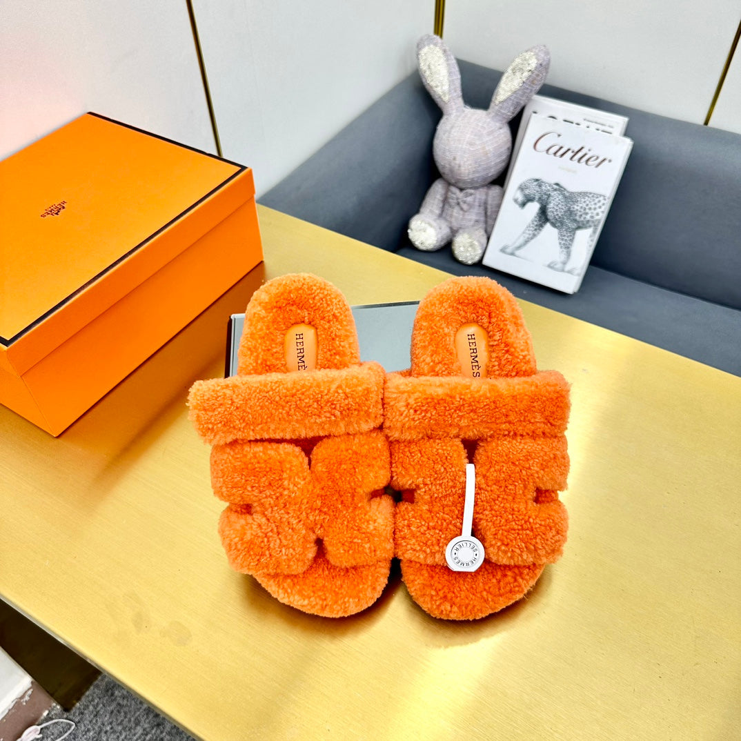 CHYPRE SANDAL IN SPANISH ORANGE SHEARLING - 35