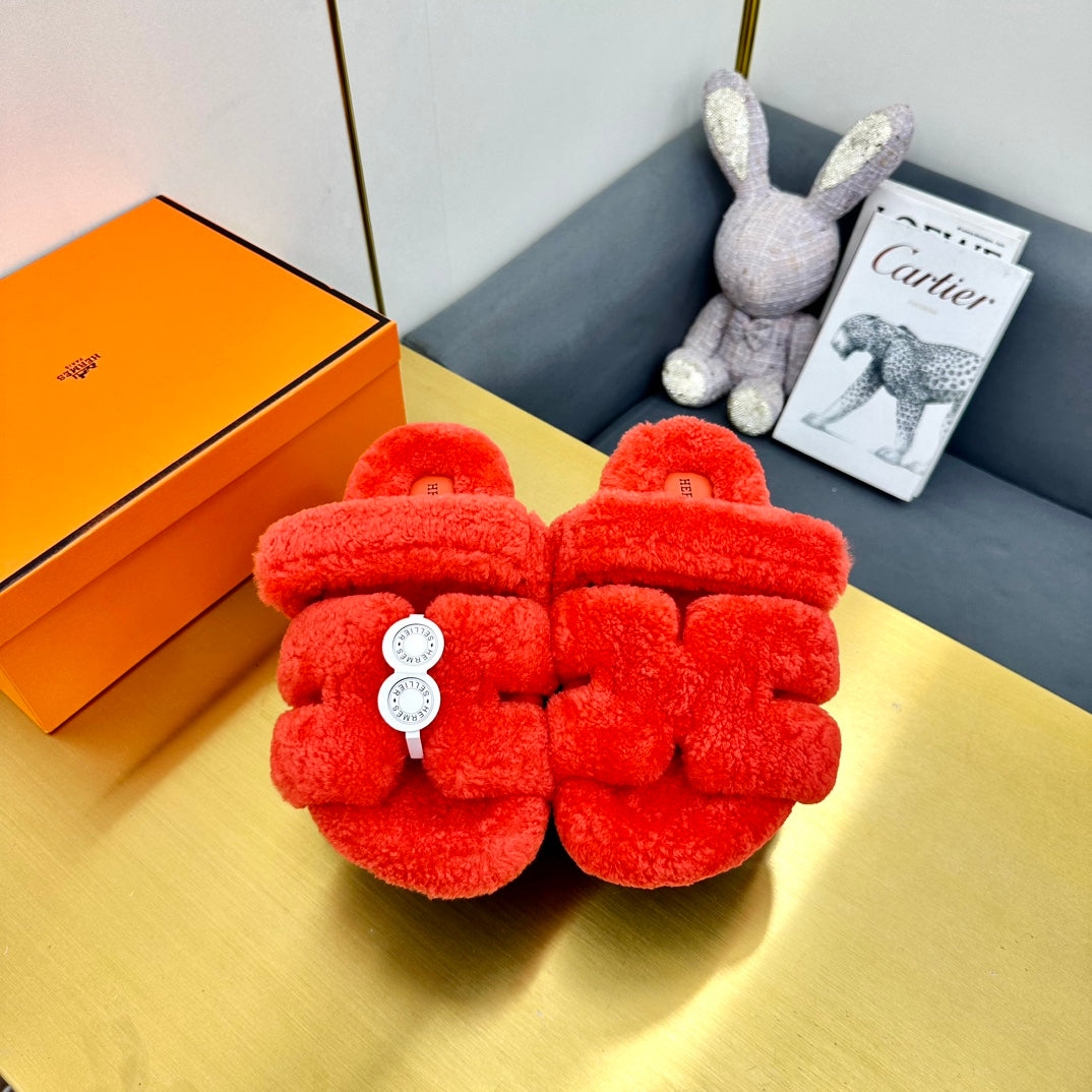 CHYPRE SANDAL IN CANDY RED SHEARLING - 35