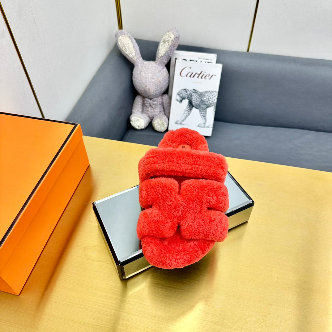 CHYPRE SANDAL IN CANDY RED SHEARLING - 35