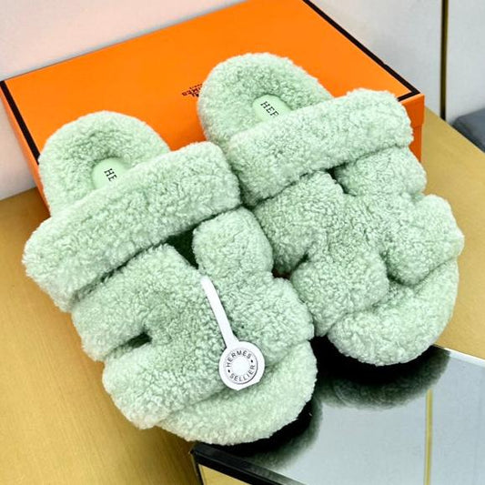 CHYPRE SANDAL IN PASTEL GREEN SHEARLING - 35