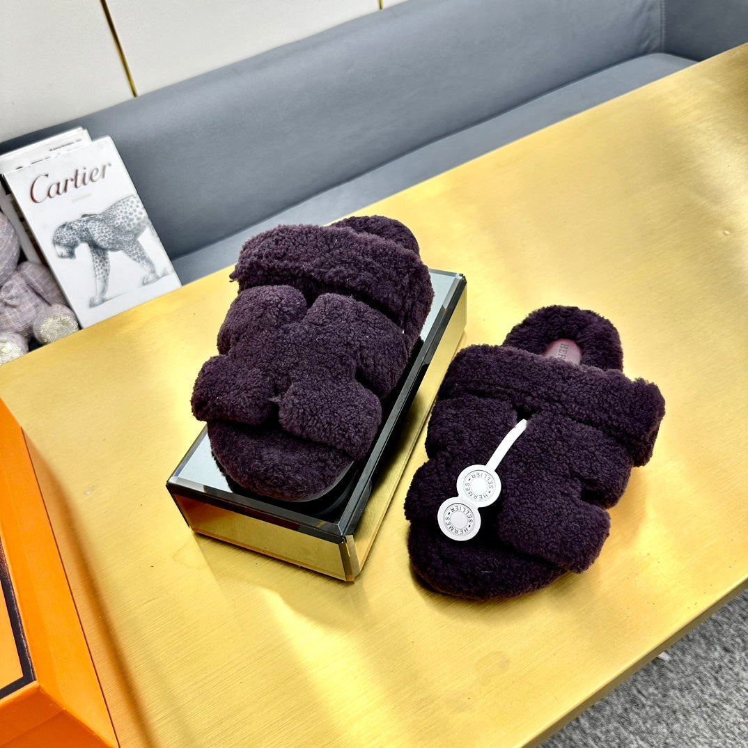 CHYPRE SANDAL IN EGGPLANT PURPLE SHEARLING - 35