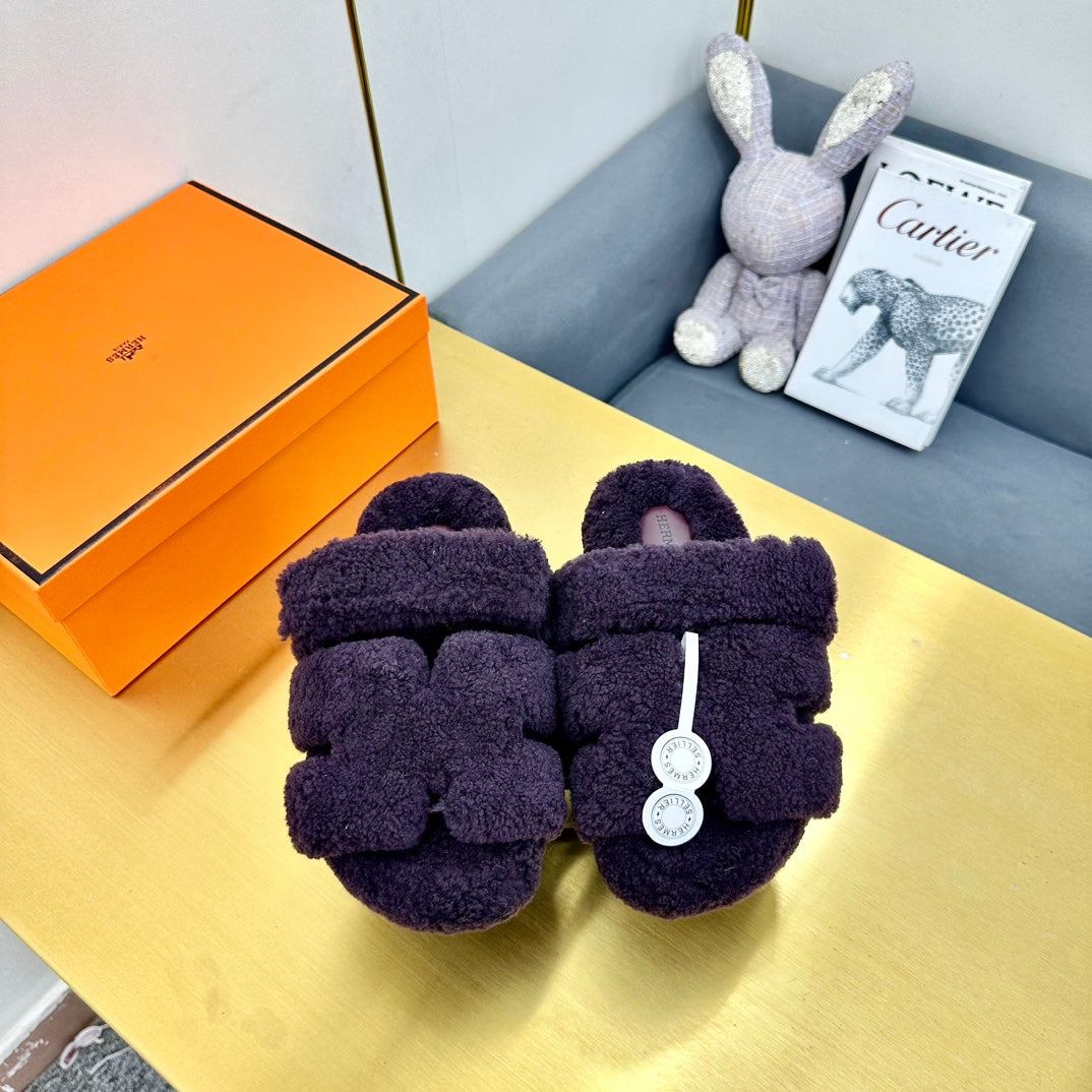 CHYPRE SANDAL IN EGGPLANT PURPLE SHEARLING - 35
