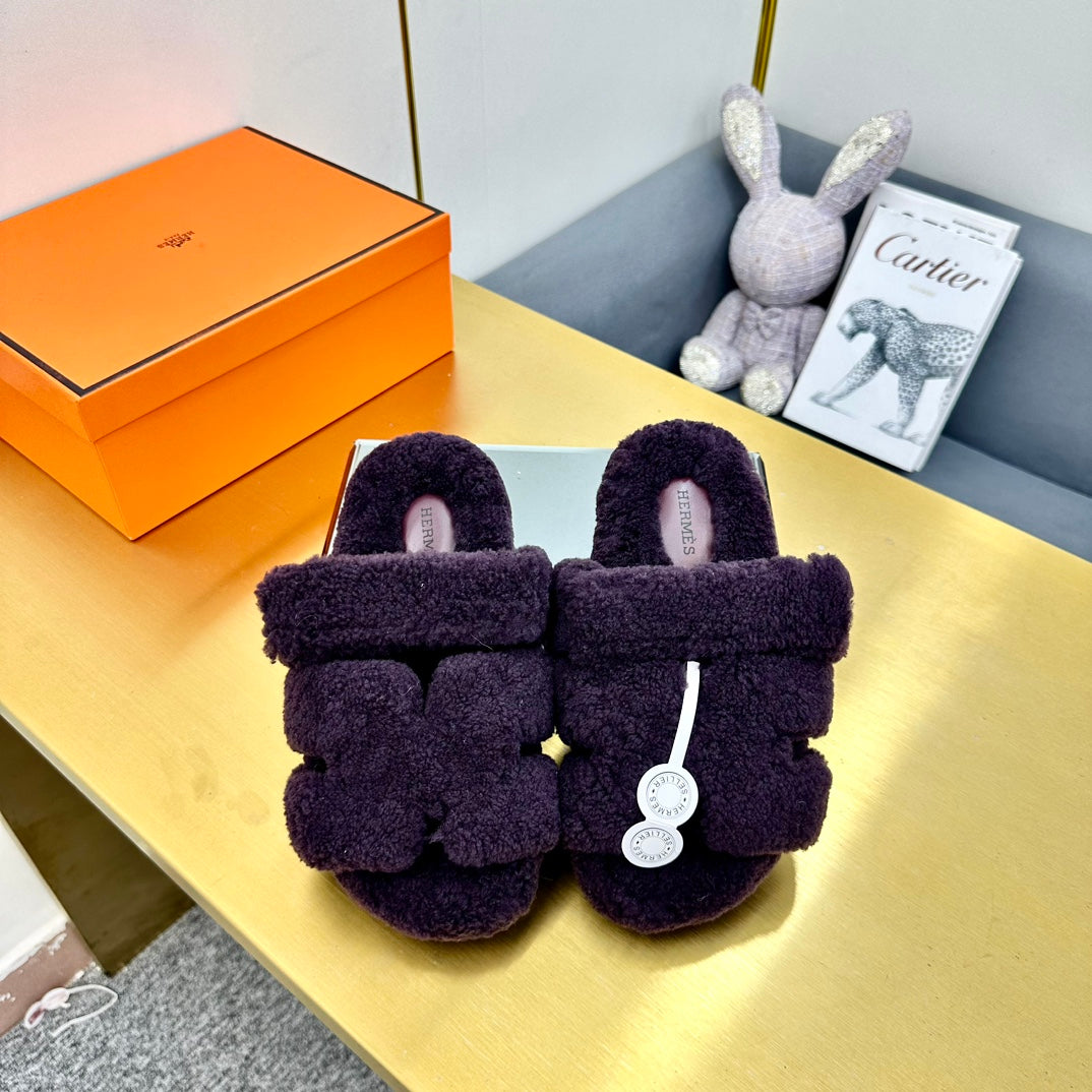CHYPRE SANDAL IN EGGPLANT PURPLE SHEARLING - 35