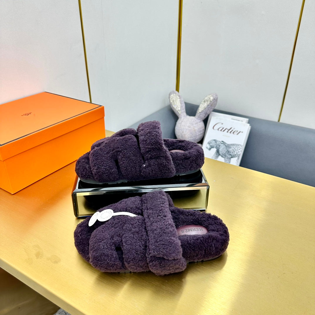 CHYPRE SANDAL IN EGGPLANT PURPLE SHEARLING - 35