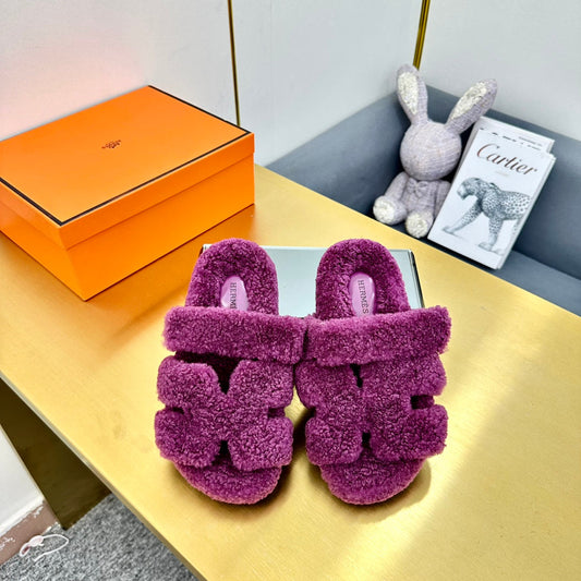 CHYPRE SANDAL IN ORCHID PURPLE SHEARLING - 35
