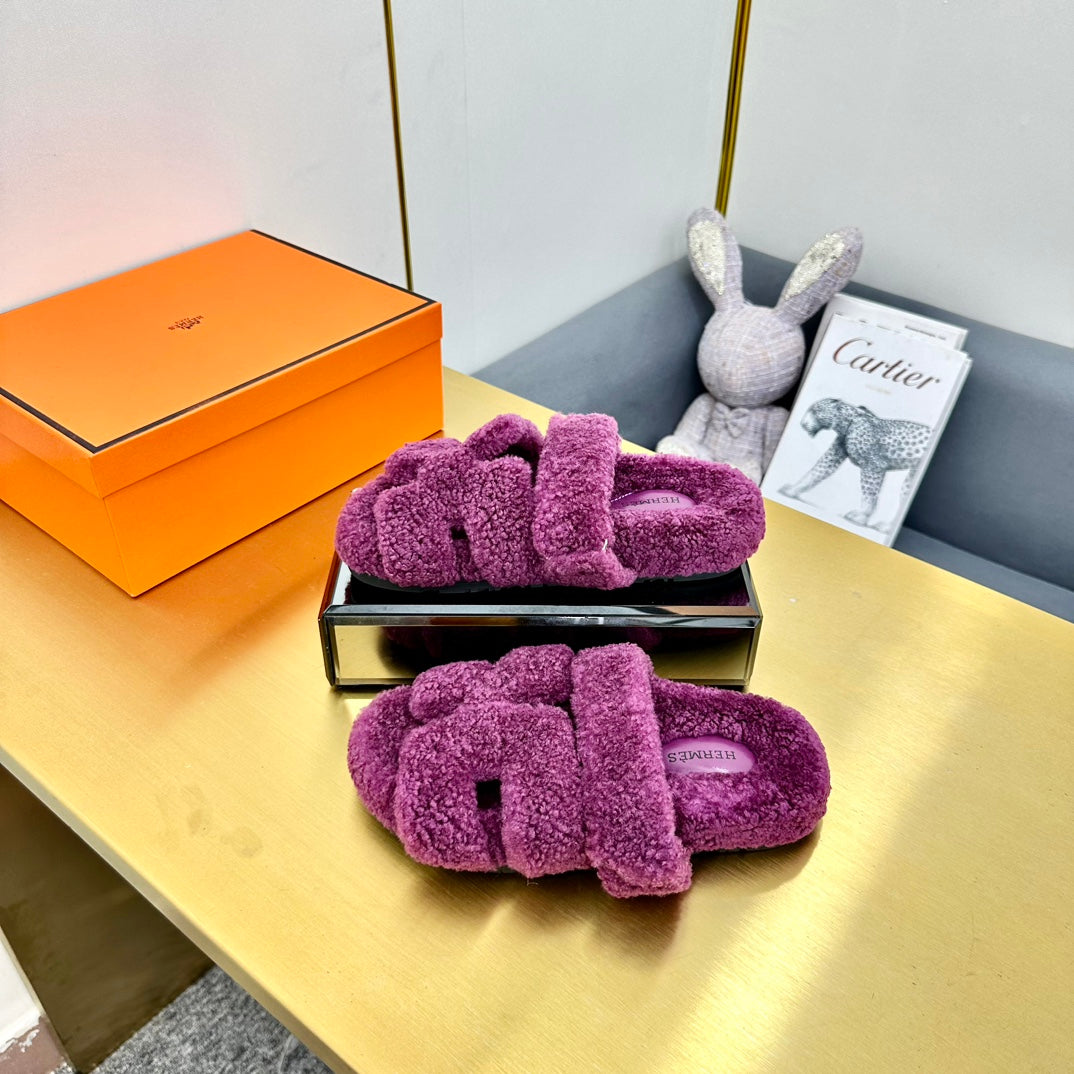 CHYPRE SANDAL IN ORCHID PURPLE SHEARLING - 35