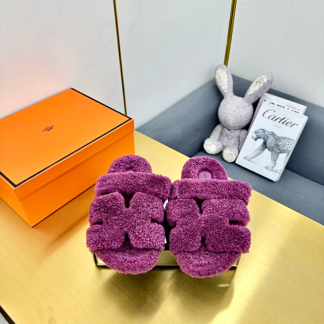 CHYPRE SANDAL IN ORCHID PURPLE SHEARLING - 35