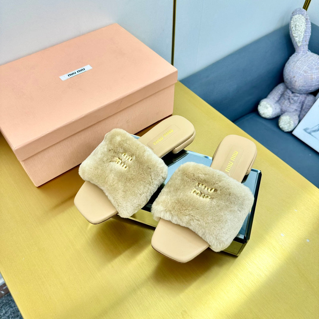 BEIGE SLIPPERS LAMB FUR - 35