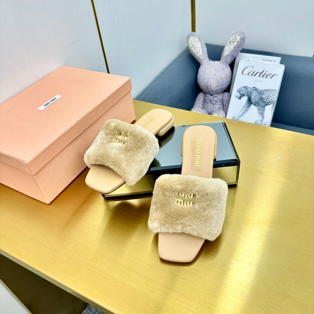 BEIGE SLIPPERS LAMB FUR - 35