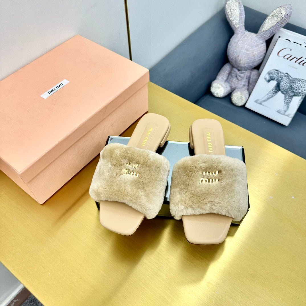 BEIGE SLIPPERS LAMB FUR - 35
