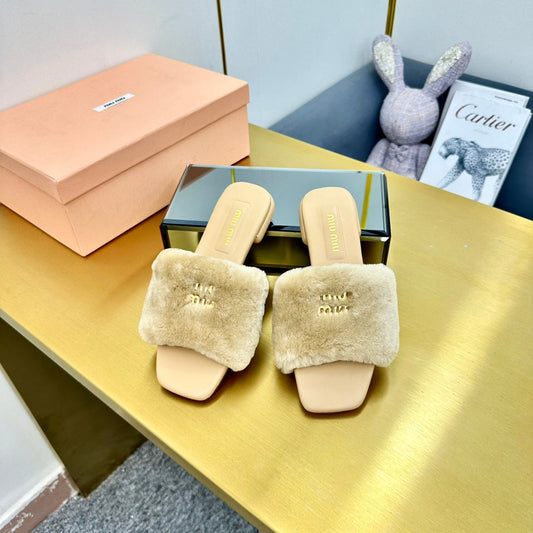 BEIGE SLIPPERS LAMB FUR - 35