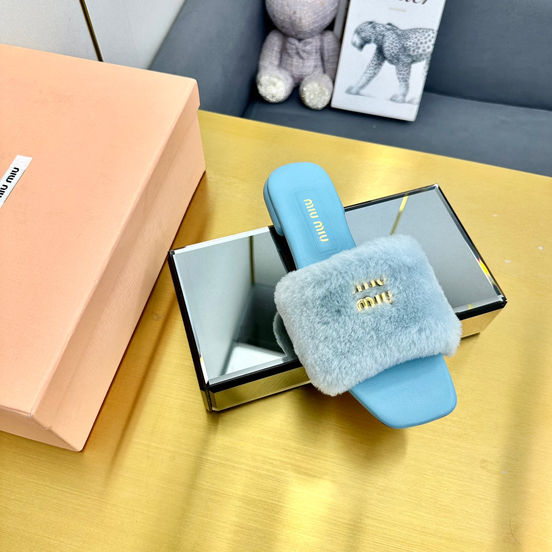 SKY BLUE SLIPPERS LAMB FUR - 35