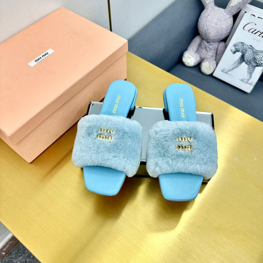 SKY BLUE SLIPPERS LAMB FUR - 35