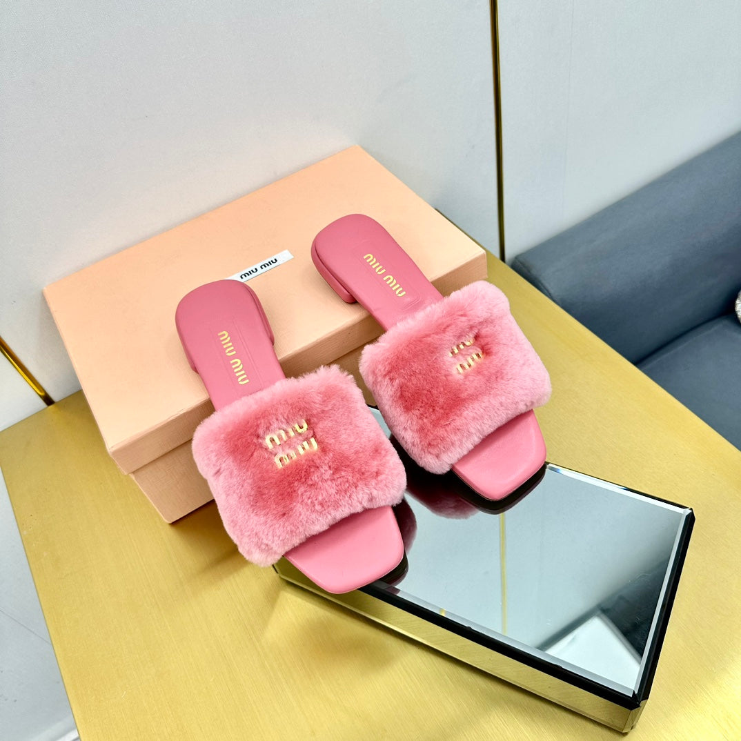 PINK SLIPPERS LAMB FUR - 35