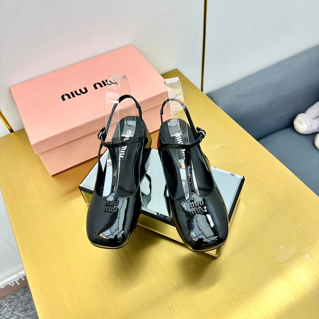 T-STRAPS SLINGBACK PUMPS IN BLACK GLOSSY LAMBSKIN - 35