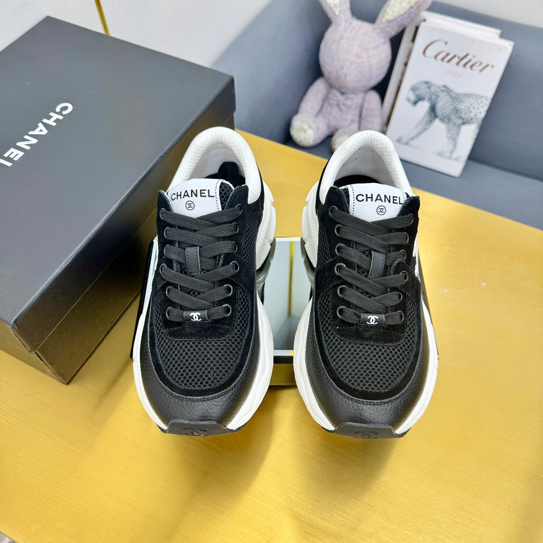 SNEAKER IN BLACK WITH WHITE LOGO CALFSKIN AND MESH - 35