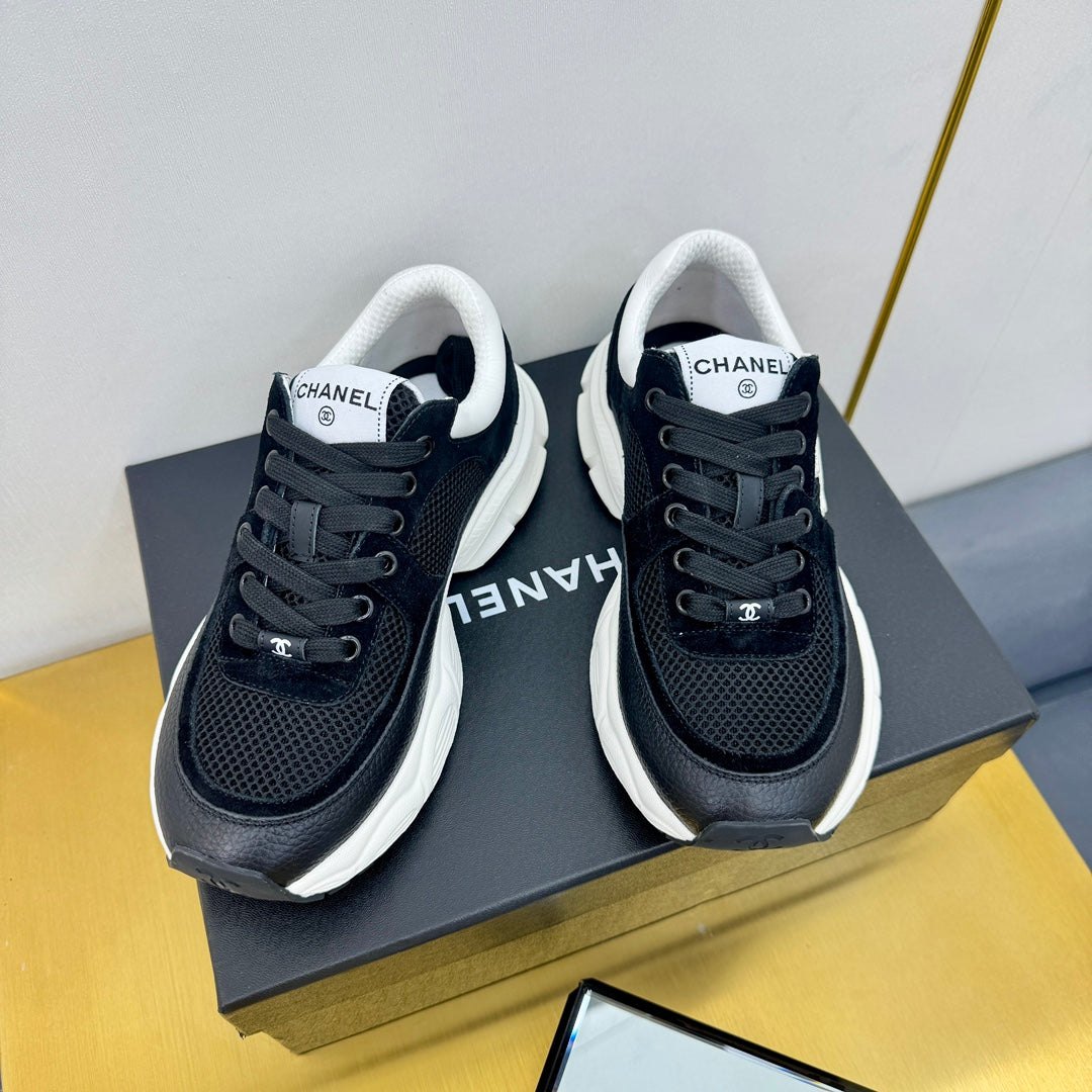 SNEAKER IN BLACK WITH WHITE LOGO CALFSKIN AND MESH - 35