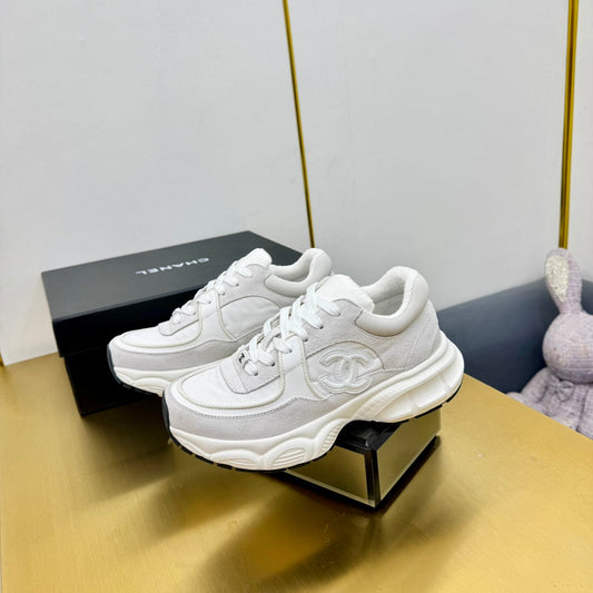 SNEAKER IN PALE GRAY SUEDE AND MESH - 35