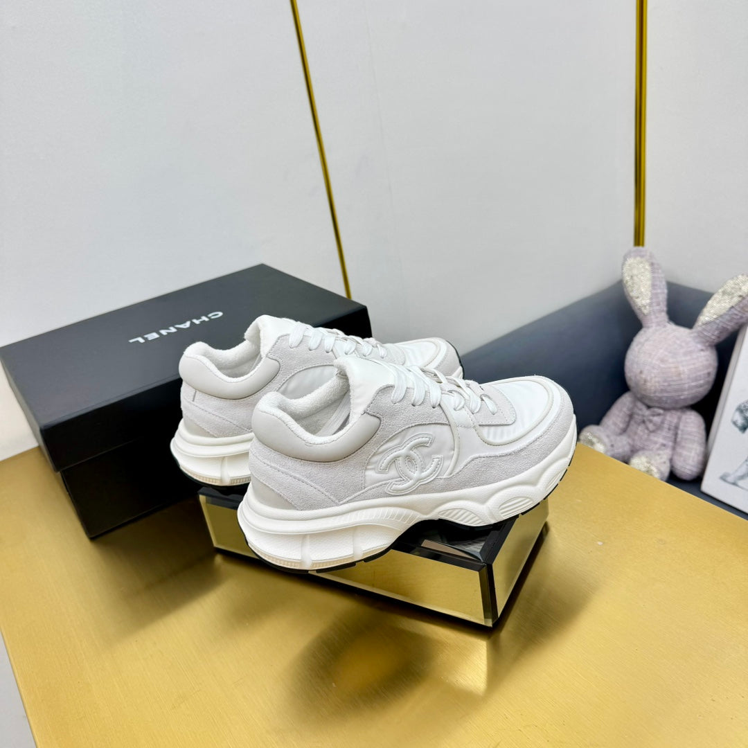 SNEAKER IN PALE GRAY SUEDE AND MESH - 35