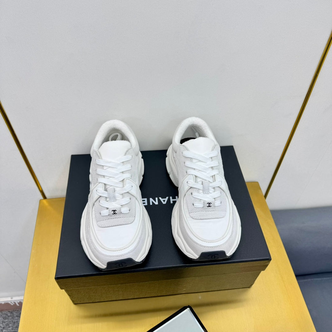 SNEAKER IN PALE GRAY SUEDE AND MESH - 35