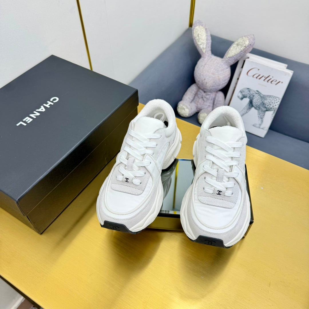 SNEAKER IN PALE GRAY SUEDE AND MESH - 35