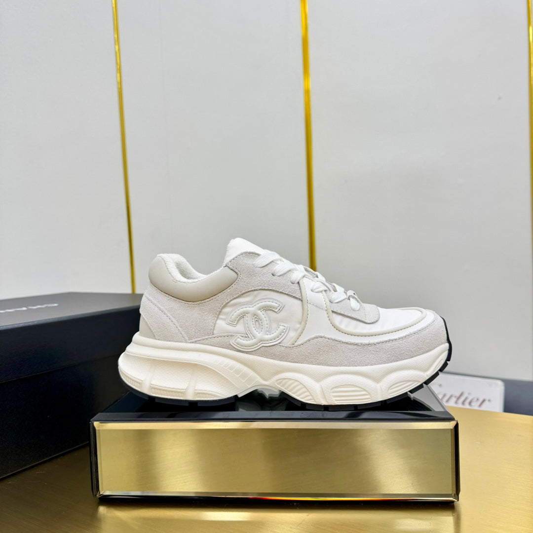 SNEAKER IN PALE GRAY SUEDE AND MESH - 35