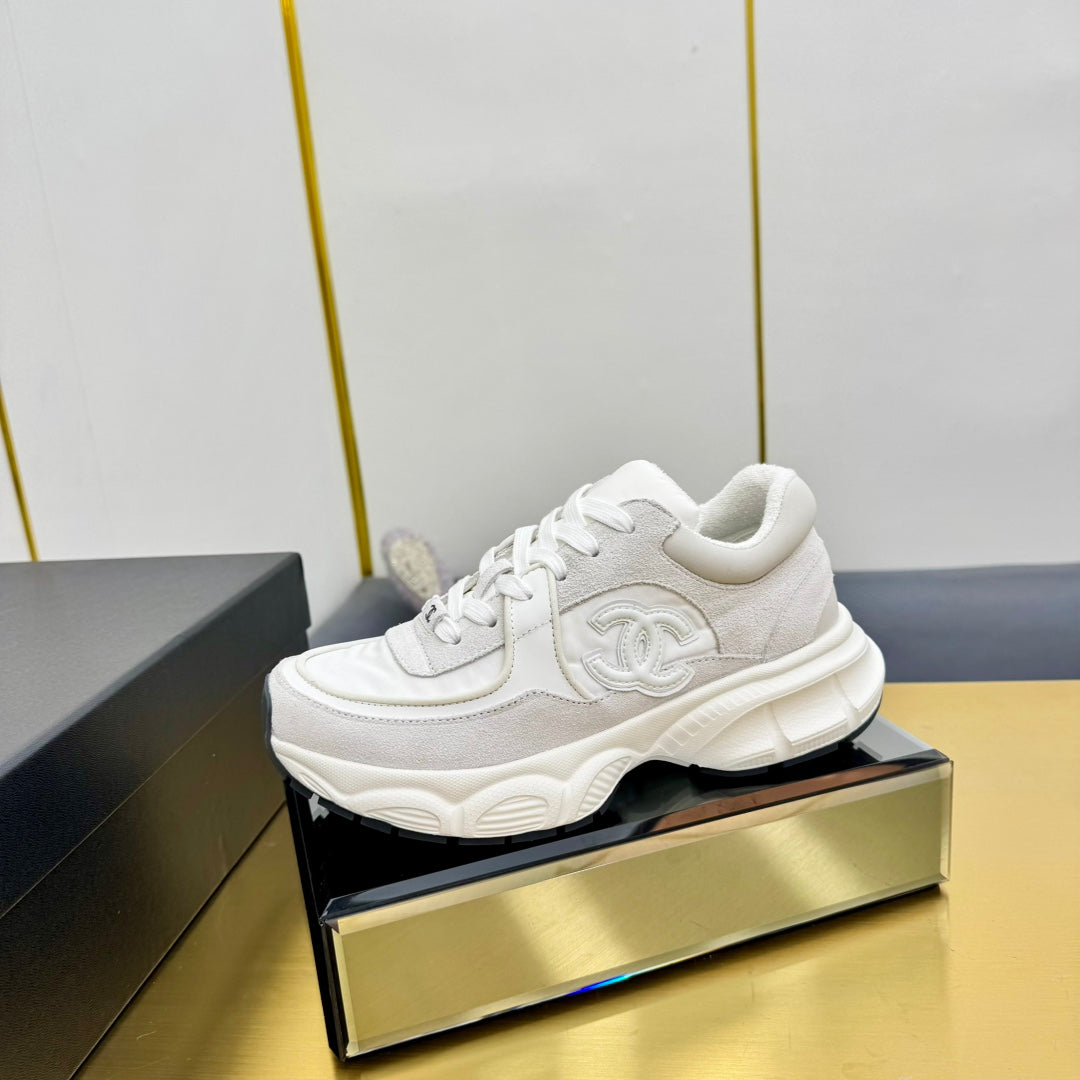 SNEAKER IN PALE GRAY SUEDE AND MESH - 35