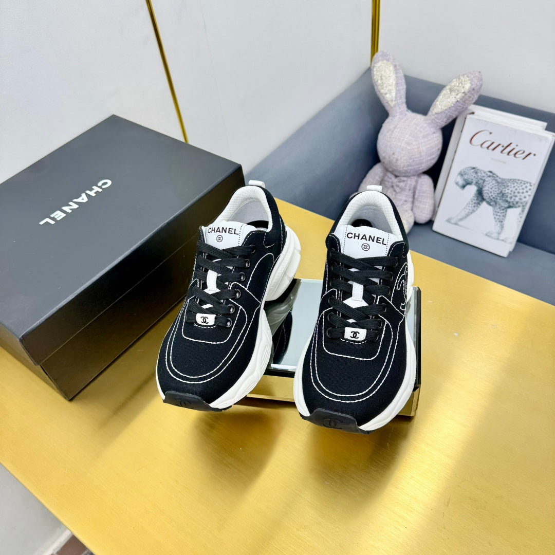 SNEAKER IN BLACK MIX WHITE BREATHABLE FABRIC - 35