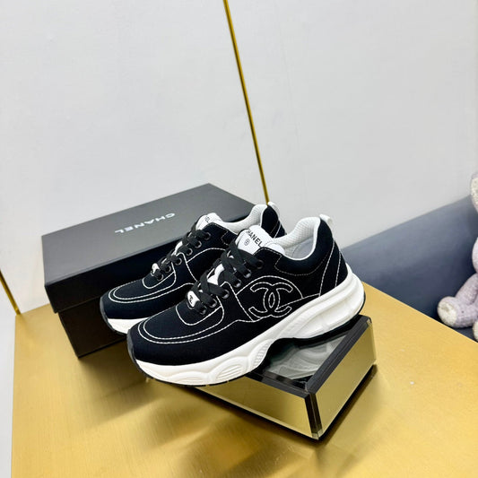 SNEAKER IN BLACK MIX WHITE BREATHABLE FABRIC - 35