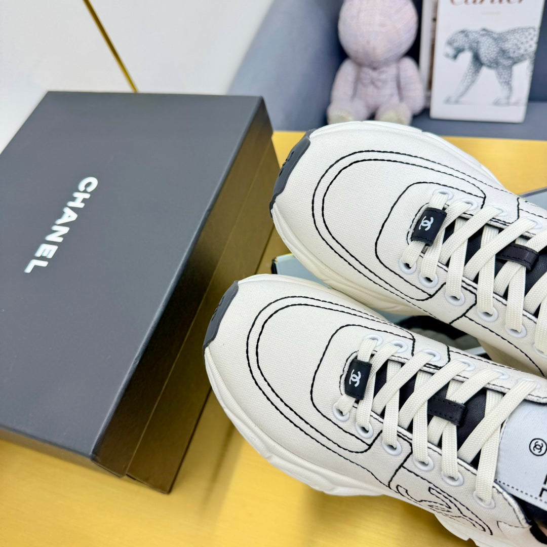 SNEAKER IN WHITE MIX BLACK BREATHABLE FABRIC - 35