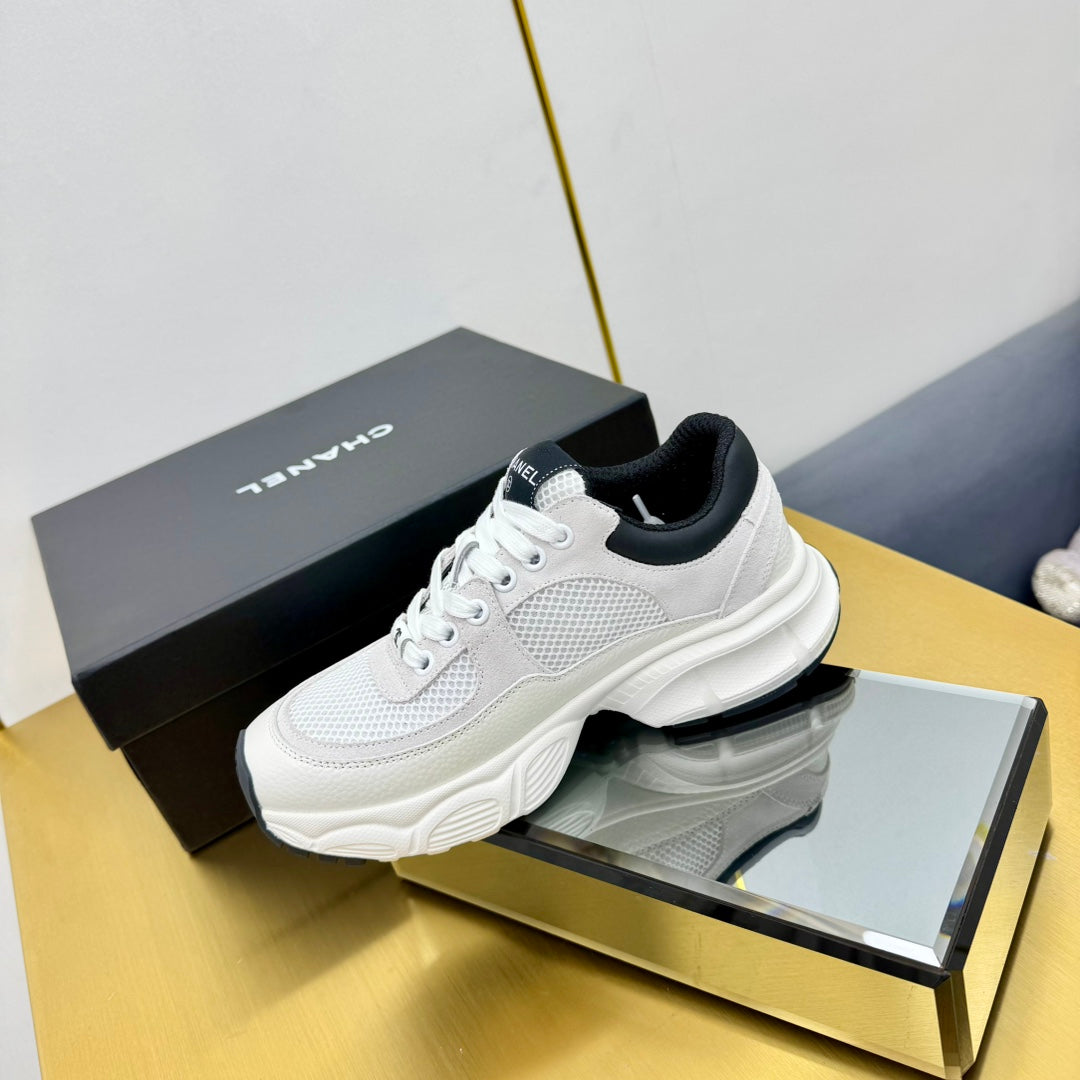 SNEAKER IN PALE GRAY SUEDE WITH BLACK LOGO AND MESH - 35