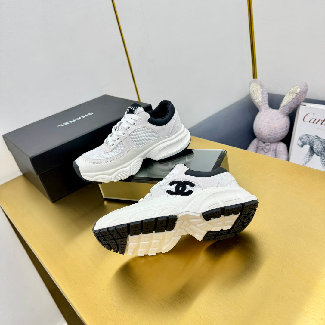 SNEAKER IN PALE GRAY SUEDE WITH BLACK LOGO AND MESH - 35