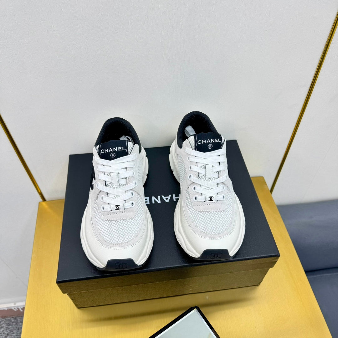 SNEAKER IN PALE GRAY SUEDE WITH BLACK LOGO AND MESH - 35