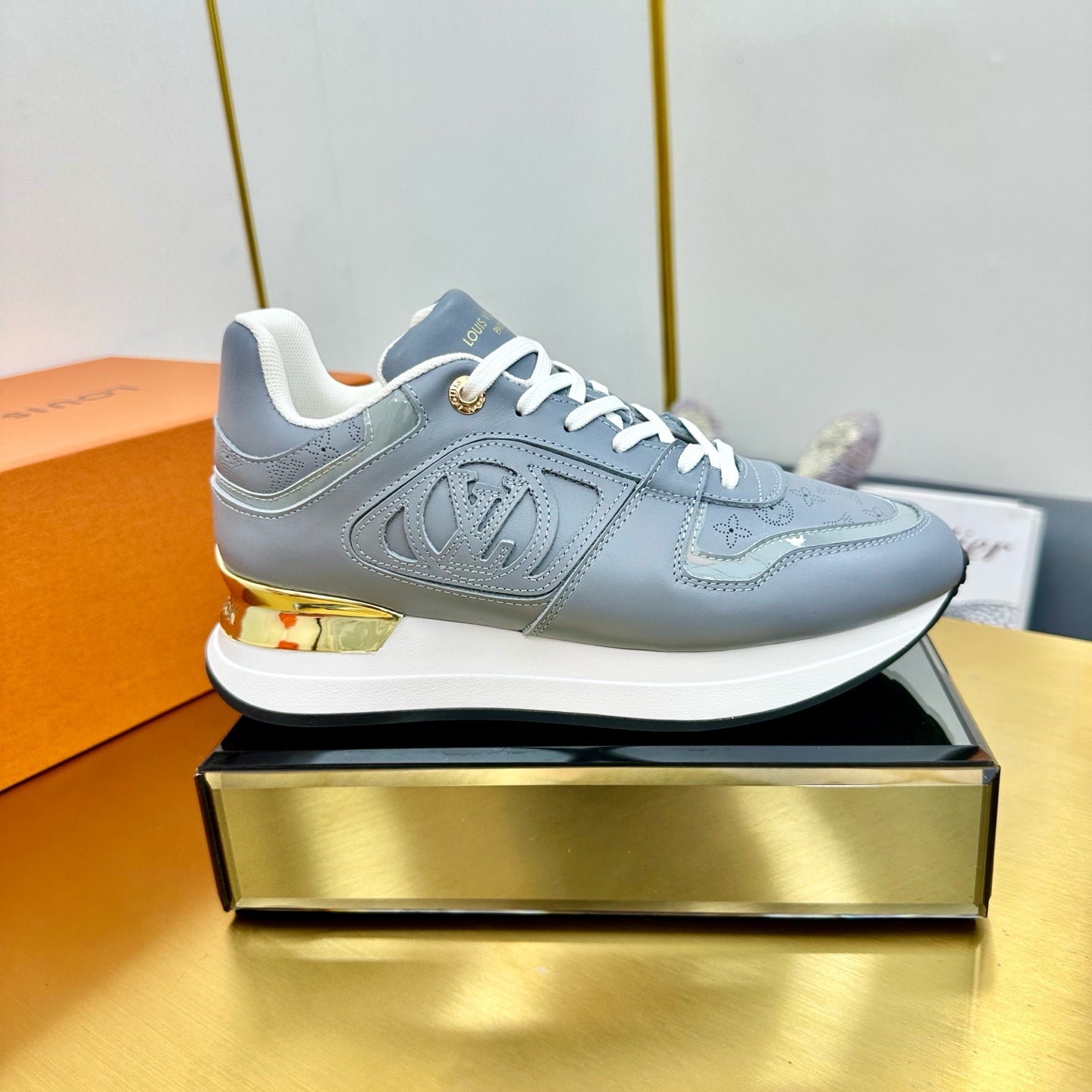NEO RUN AWAY SNEAKER IN SHARK GRAY CALFSKIN - 35
