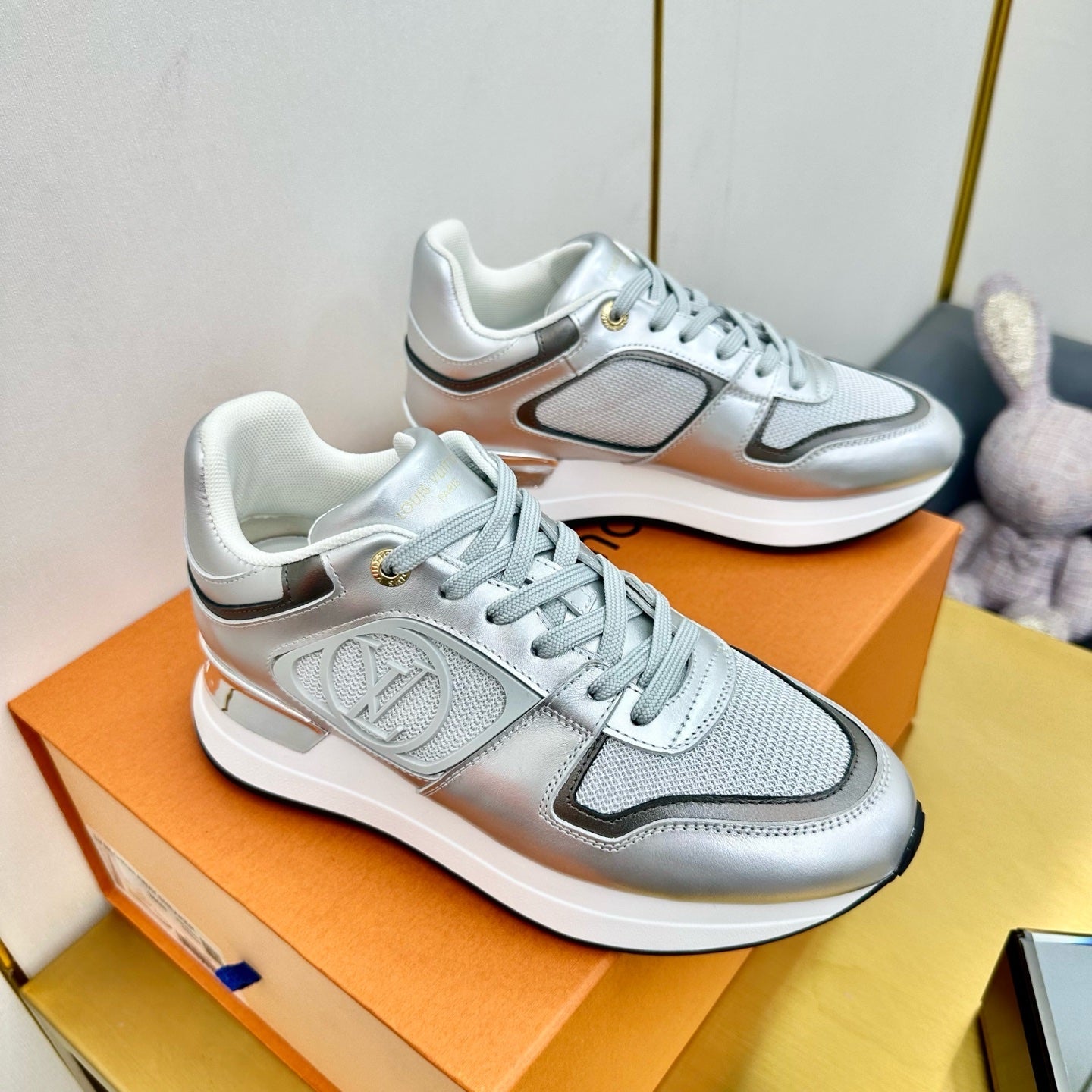 NEO RUN AWAY SNEAKER IN SILVER CALFSKIN - 35