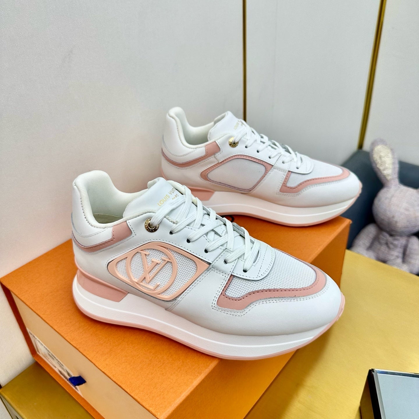 NEO RUN AWAY SNEAKER IN WHITE MIX PEACH PINK CALFSKIN - 35