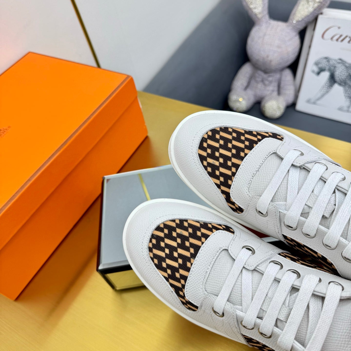 FREE SNEAKER IN WHITE CALFSKIN AND "H EN BIAIS" BROWN CANVAS - 34