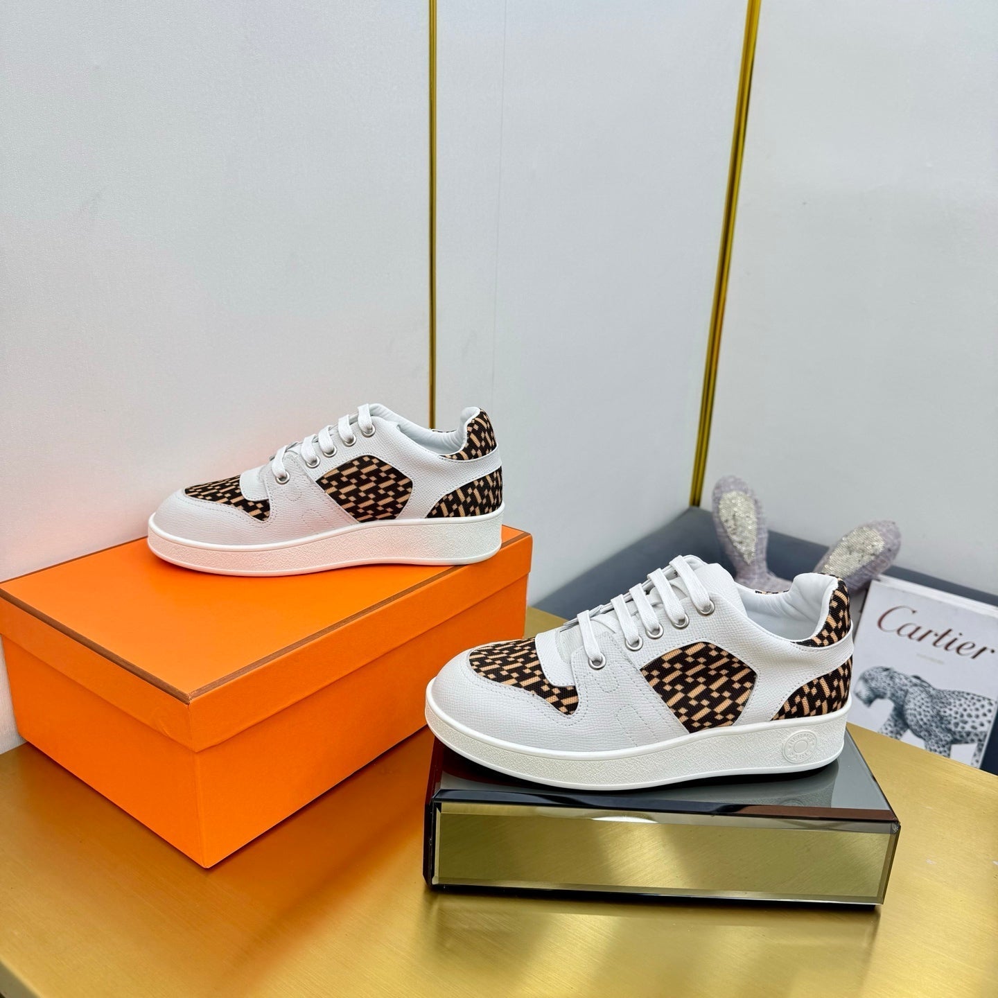 FREE SNEAKER IN WHITE CALFSKIN AND "H EN BIAIS" BROWN CANVAS - 34