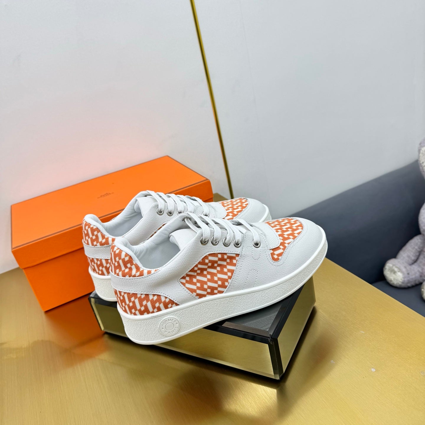 FREE SNEAKER IN WHITE CALFSKIN AND "H EN BIAIS" ORANGE CANVAS - 34