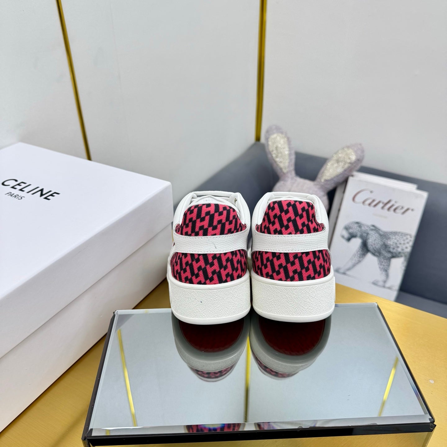FREE SNEAKER IN WHITE CALFSKIN AND "H EN BIAIS" RED CANVAS. - 34