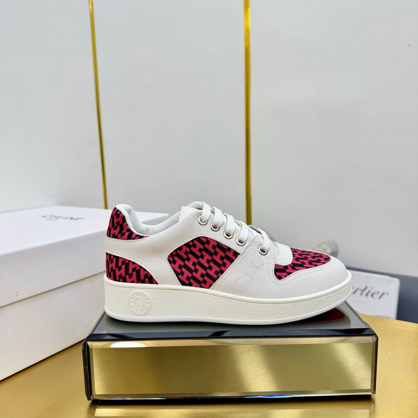 FREE SNEAKER IN WHITE CALFSKIN AND "H EN BIAIS" RED CANVAS. - 34