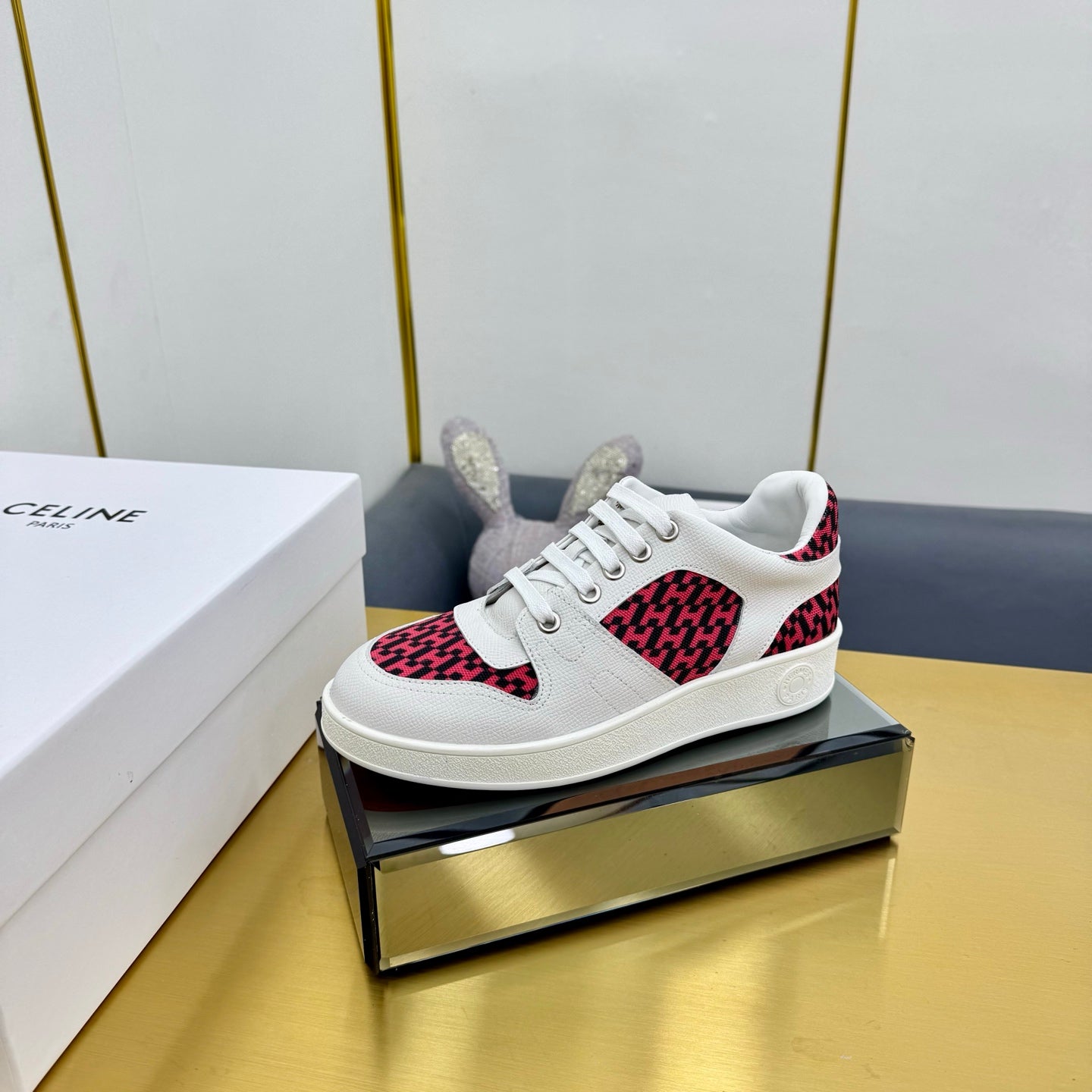 FREE SNEAKER IN WHITE CALFSKIN AND "H EN BIAIS" RED CANVAS. - 34