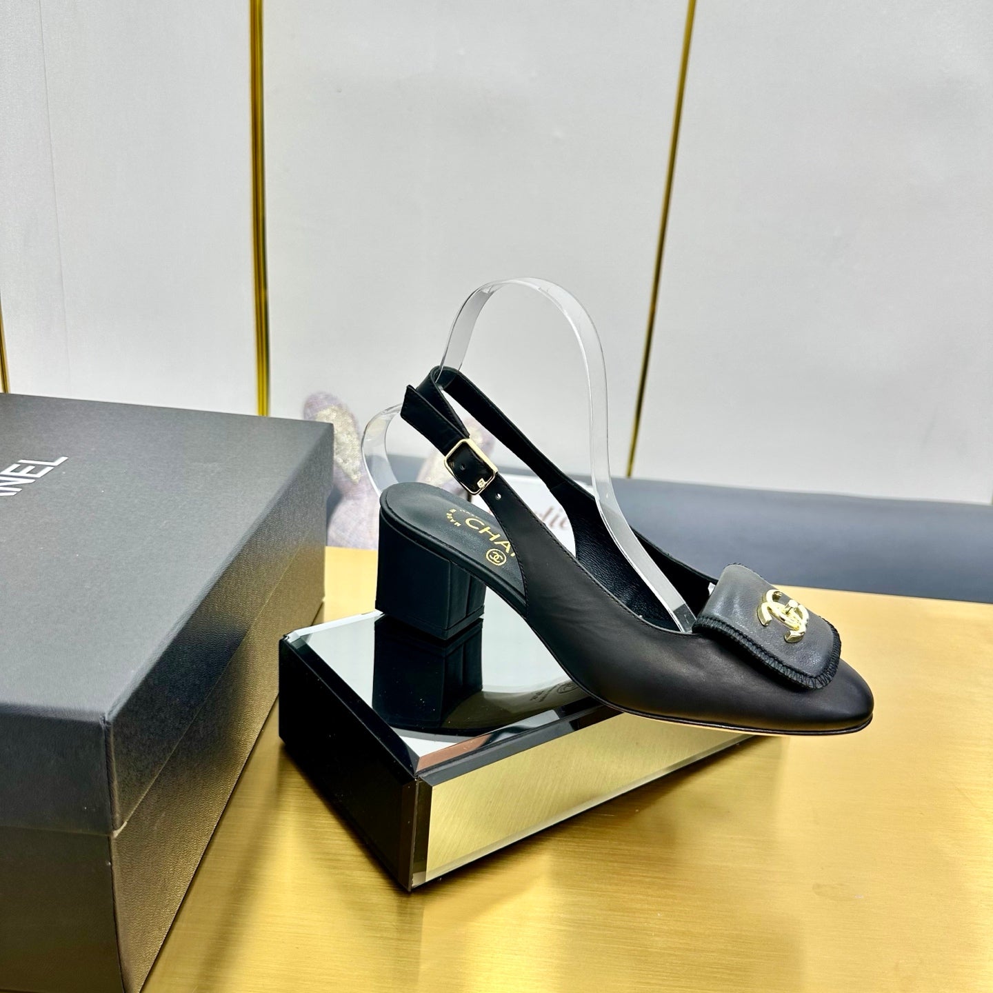 CC SLINGBACK 25S IN BLACK CALFSKIN WITH GOLD HARDWARE - 35