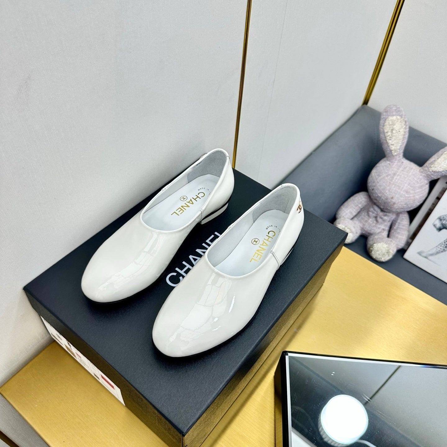 CC SIMPLE FLATS 25S IN WHITE GLOSSY LEATHER - 35