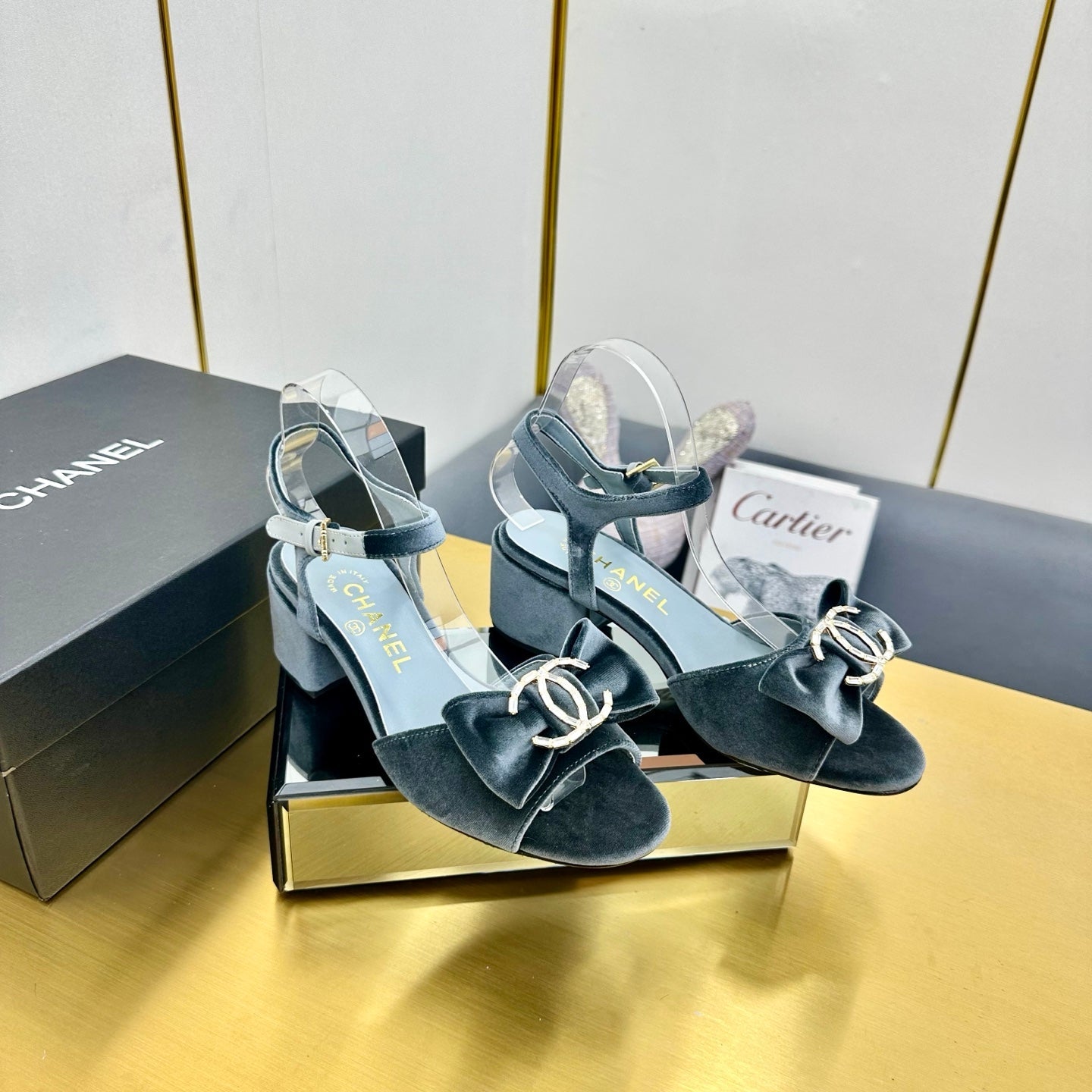 BOWKNOT RHINESTONES MID HEEL SANDAL IN STONE BLUE VELVET - 35