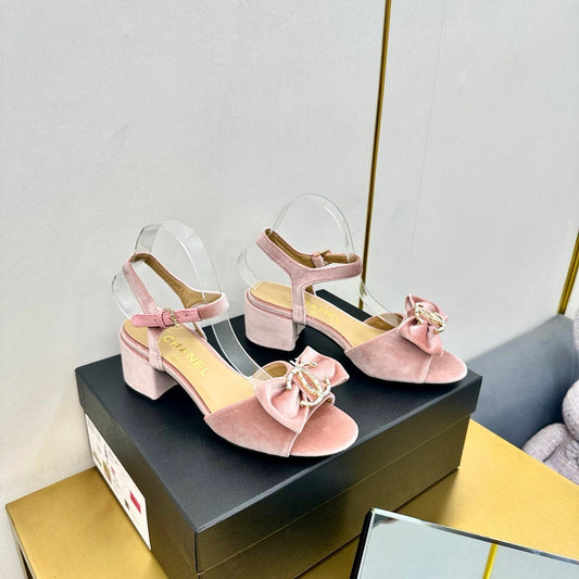 BOWKNOT RHINESTONES MID HEEL SANDAL IN LIGHT PINK VELVET - 35